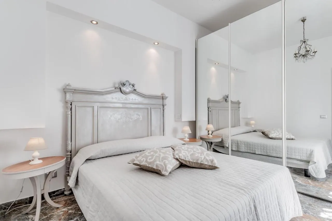 Apartment Maison Accademia Rome